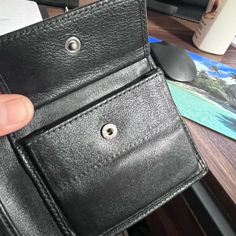 Gucci Embossed Black Wallet with Red and Green Accents - Picture 9 of 14